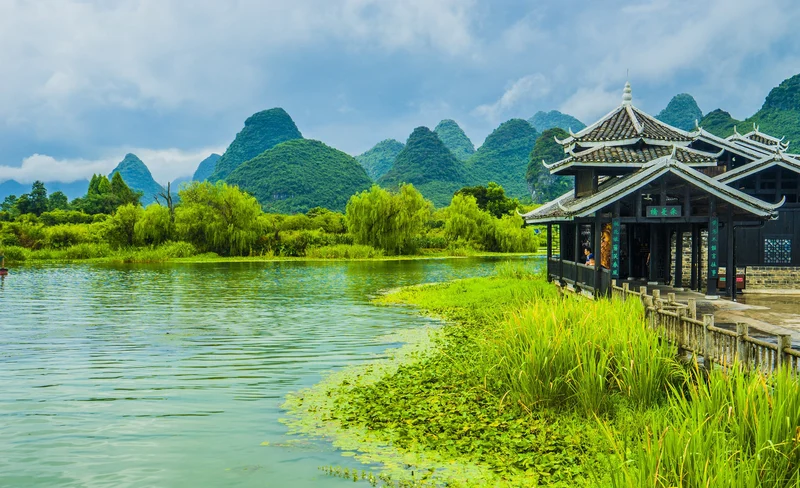 陽朔私人導覽1日遊 遇龍河竹筏漂流 銀子巖 世外桃源